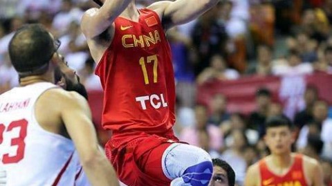 标题：斯杯-郭艾伦17+6 中国男篮74-50大胜突尼斯