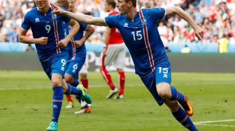 法国青春风暴碾压哥伦比亚，杜埃首秀双响惊艳足坛