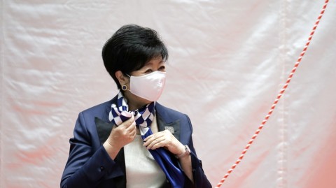 东京倒计时百天希望之光：未来永远郎与染井吉雕像揭幕，铭记那场逆境中的奥运之约