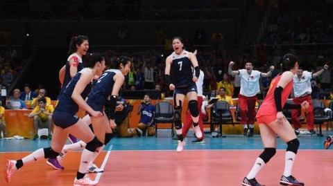 中国女排3-1复仇巴西，袁心玥7拦网筑起里约防线