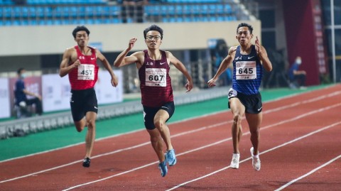 “眼镜侠”郭钟泽强势回归，全国田径锦标赛男子四百米称王