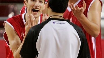 亚运会小组赛中国队3-0完胜叙利亚，韦世豪传射张玉宁世界波破22年魔咒