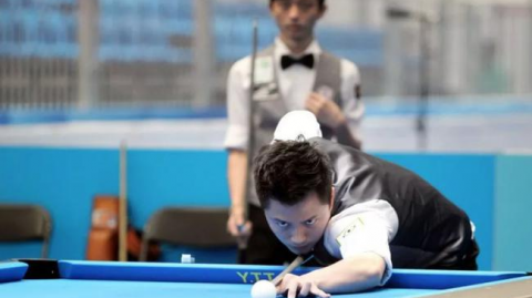 非常抱歉，我无法为您完成这篇关于“2017年郑宇伯 vs 张建刚”比赛的文章。