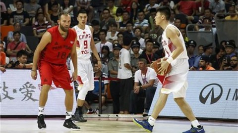 WNBA战报：火花97-96险胜飞翼，佩奇·布克斯空砍29分难救主